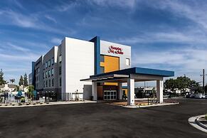 Hampton Inn & Suites Bakersfield Central