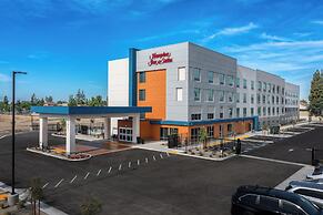 Hampton Inn & Suites Bakersfield Central