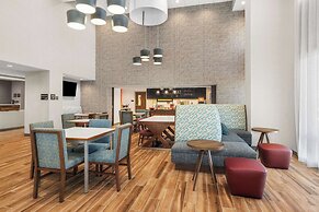 Hampton Inn & Suites Bakersfield Central