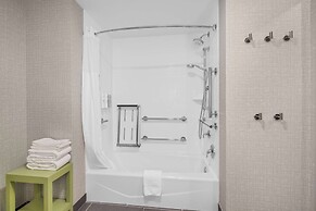 Hampton Inn & Suites Bakersfield Central