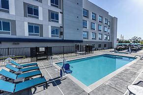 Hampton Inn & Suites Bakersfield Central