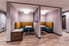 Hampton Inn & Suites Bakersfield Central