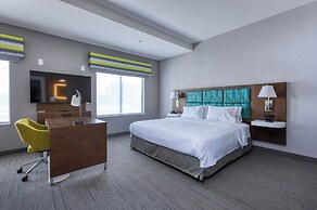 Hampton Inn & Suites Bakersfield Central