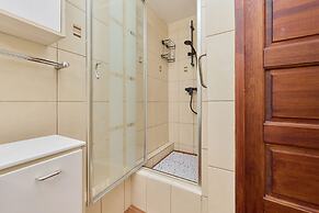 Cozy Zielińskiego Apartment by Renters
