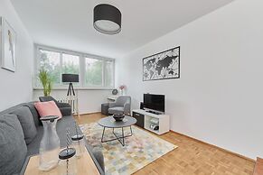 Cozy Zielińskiego Apartment by Renters
