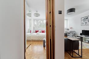 Cozy Zielińskiego Apartment by Renters