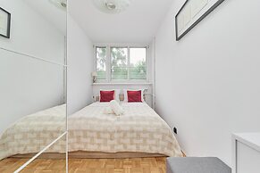 Cozy Zielińskiego Apartment by Renters