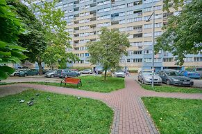 Cozy Zielińskiego Apartment by Renters