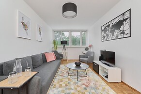 Cozy Zielińskiego Apartment by Renters