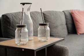 Cozy Zielińskiego Apartment by Renters