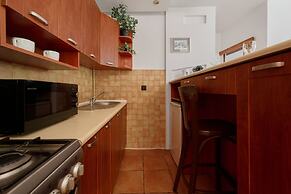 Cozy Zielińskiego Apartment by Renters