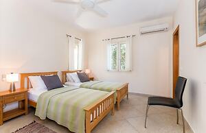 Omolos House in St Stefanos Bay