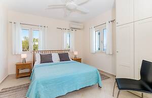 Omolos House in St Stefanos Bay