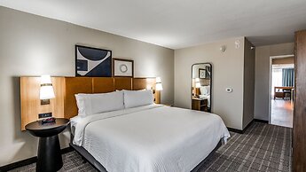 Staybridge Suites Dallas Market Ctr Love Field by IHG