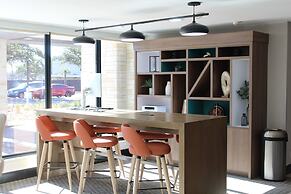Staybridge Suites Dallas Market Ctr Love Field by IHG
