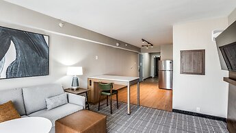 Staybridge Suites Dallas Market Ctr Love Field by IHG