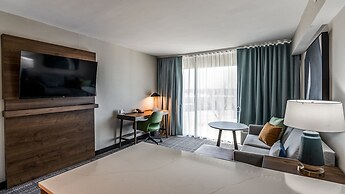 Staybridge Suites Dallas Market Ctr Love Field by IHG