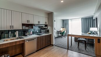 Staybridge Suites Dallas Market Ctr Love Field by IHG