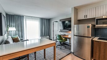 Staybridge Suites Dallas Market Ctr Love Field by IHG