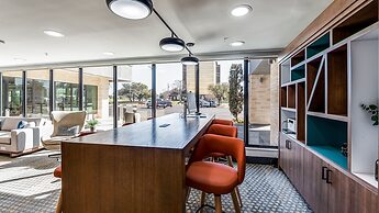 Staybridge Suites Dallas Market Ctr Love Field by IHG