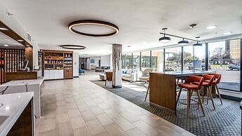 Staybridge Suites Dallas Market Ctr Love Field by IHG