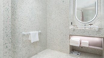 Even Hotel Zhongshan City Center by IHG