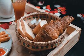 Cambana La Riviere Boutique