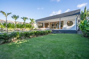 Beefy Dragon Villa by Betterplace