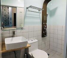 6 person single house