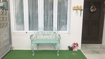 6 person single house