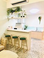 6 person single house