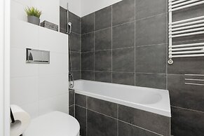 Szlachecka Apartment, Parking by Renters