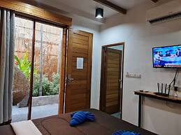 Momento Bangtao Beach