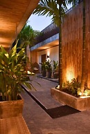 Momento Bangtao Beach