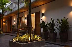 Momento Bangtao Beach