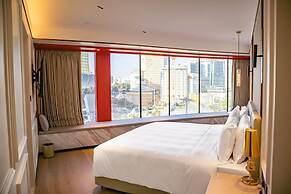 YOHO Resorts World Hotel