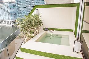 YOHO Resorts World Hotel