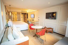 YOHO Resorts World Hotel