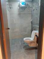 GRAND MANOR SUITES