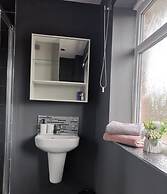 Olive and Carol's Beautiful 3-bed House in Walsall