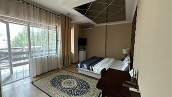 Tian-Shan Hotel
