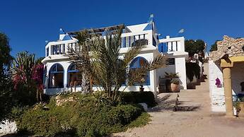 Room in Guest Room - Room in Villa L'air De La Mer No0969