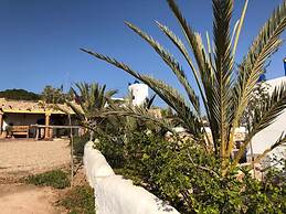 Room in Guest Room - Room in Villa L'air De La Mer No0969