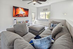 Amazing Disney Themed Oasis 3br Near Parks 3 Bedroom Townhouse by RedA