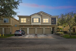 Amazing Disney Themed Oasis 3br Near Parks 3 Bedroom Townhouse by RedA