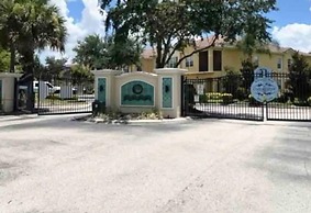 Brand New Disney Themed Oasis 2br Near Parks 2 Bedroom Townhouse by Re