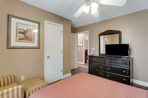 Atlanta Retreat W/ 2-car Garage, Fenced Yard 6 Bedroom Home by RedAwni