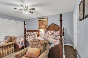 Centrally Located 4br Stonecrest Condo 4 Bedroom Condo by Redawning