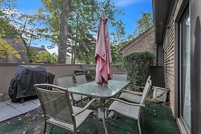 Centrally Located 4br Stonecrest Condo 4 Bedroom Condo by Redawning