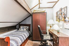 Centrally Located 4br Stonecrest Condo 4 Bedroom Condo by Redawning